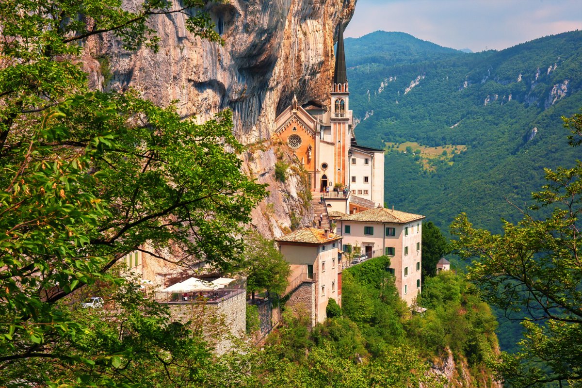 Santuario Madonna Della Corona Verona Ammaliati al Santuario di Madonna della Corona - POMERIGGIO | Meeters