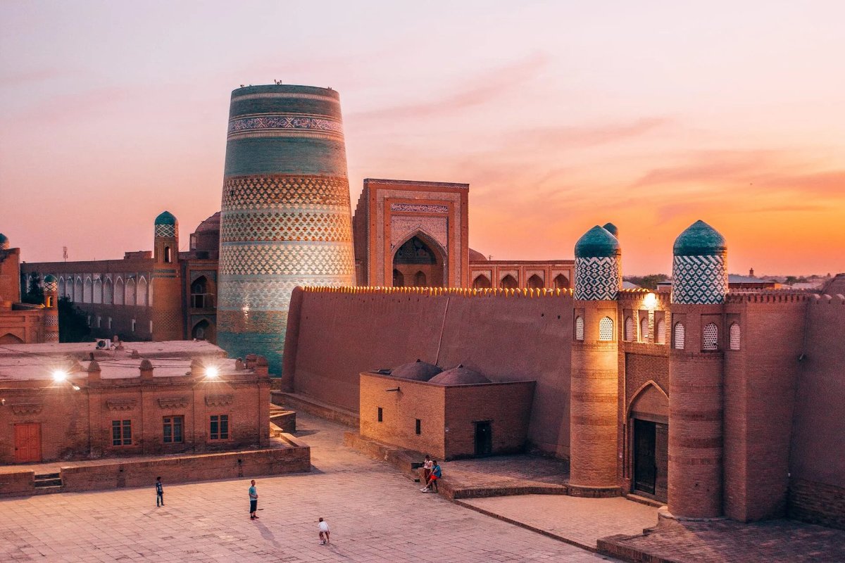 Uzbekistan: sulla via della seta con VOLO e CENE incluse