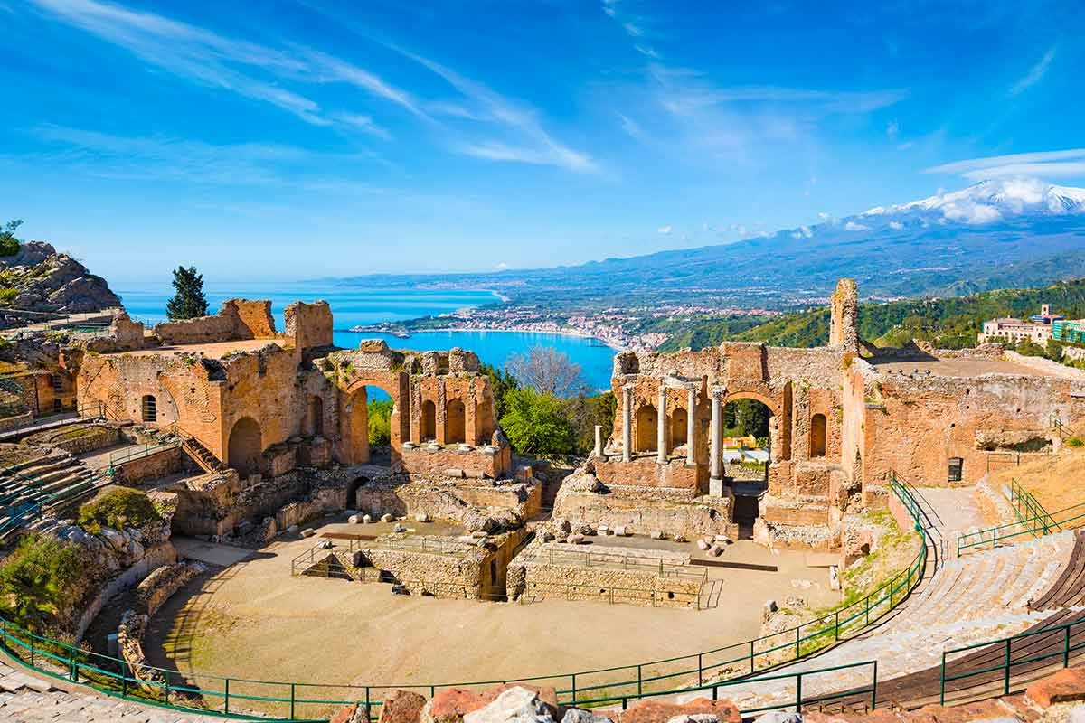 Taormina, Etna e Catania: Tesori Siciliani in Quattro Giorni